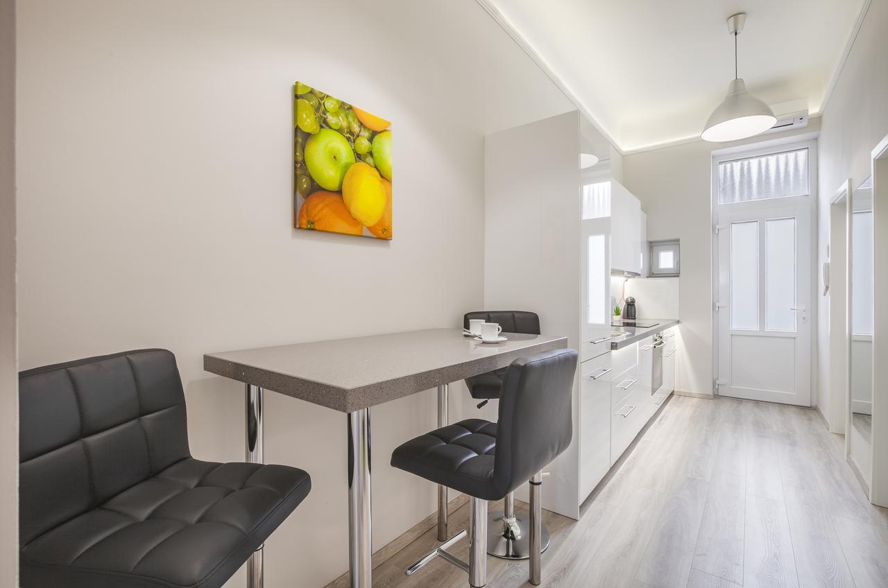 Kings Cross Apartment บูดาเปสต์ ภายนอก รูปภาพ